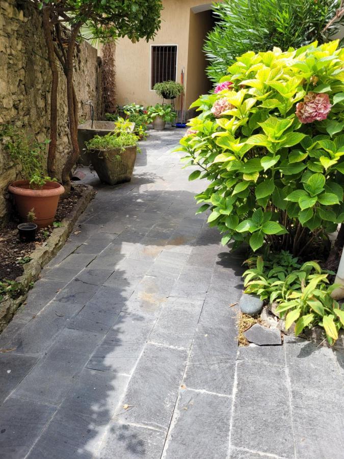 Casa Gianna Lägenhet Castiglione dʼIntelvi Exteriör bild