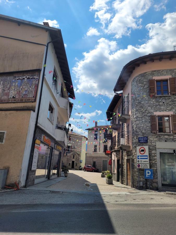 Casa Gianna Lägenhet Castiglione dʼIntelvi Exteriör bild