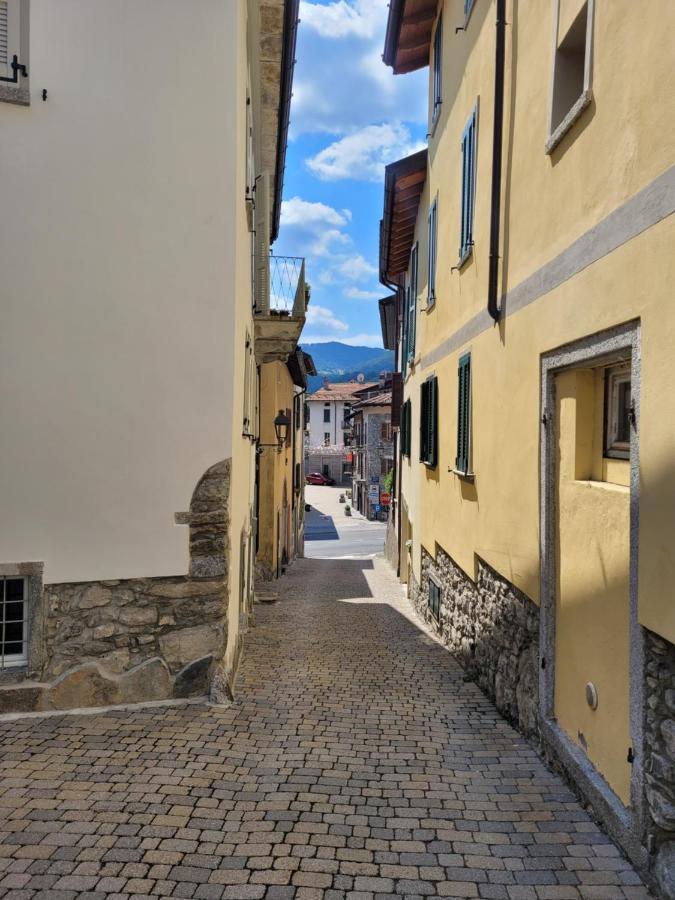 Casa Gianna Lägenhet Castiglione dʼIntelvi Exteriör bild