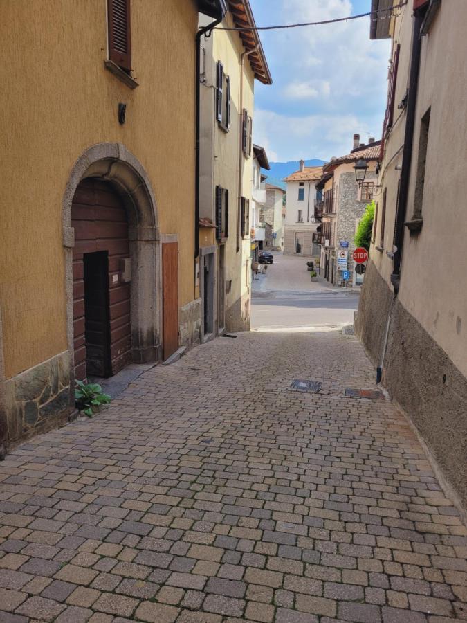 Casa Gianna Lägenhet Castiglione dʼIntelvi Exteriör bild